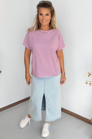 Aira Tee in Light Blue & Red