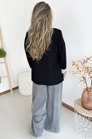 Elvie Blazer in Black