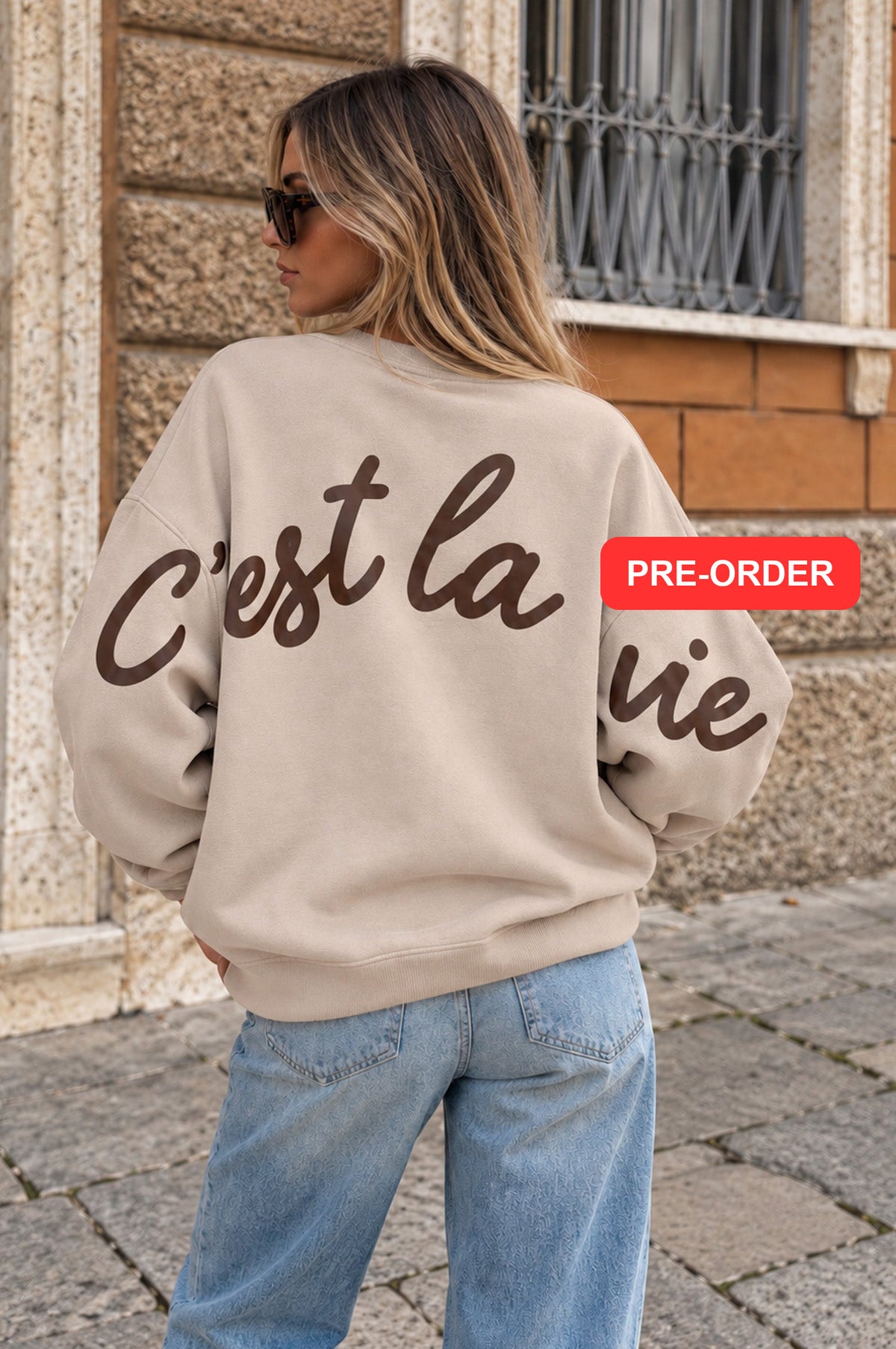 C'EST LA VIE Sweater in Beige – pre-order