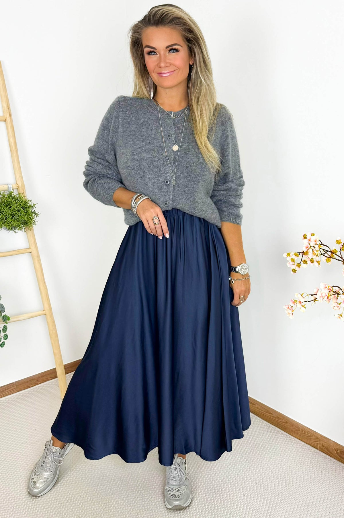 Winny Satin Skirt in Midnight Blue – foto 2