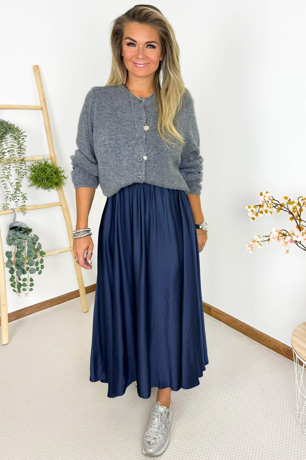 Winny Satin Skirt in Midnight Blue – foto 3